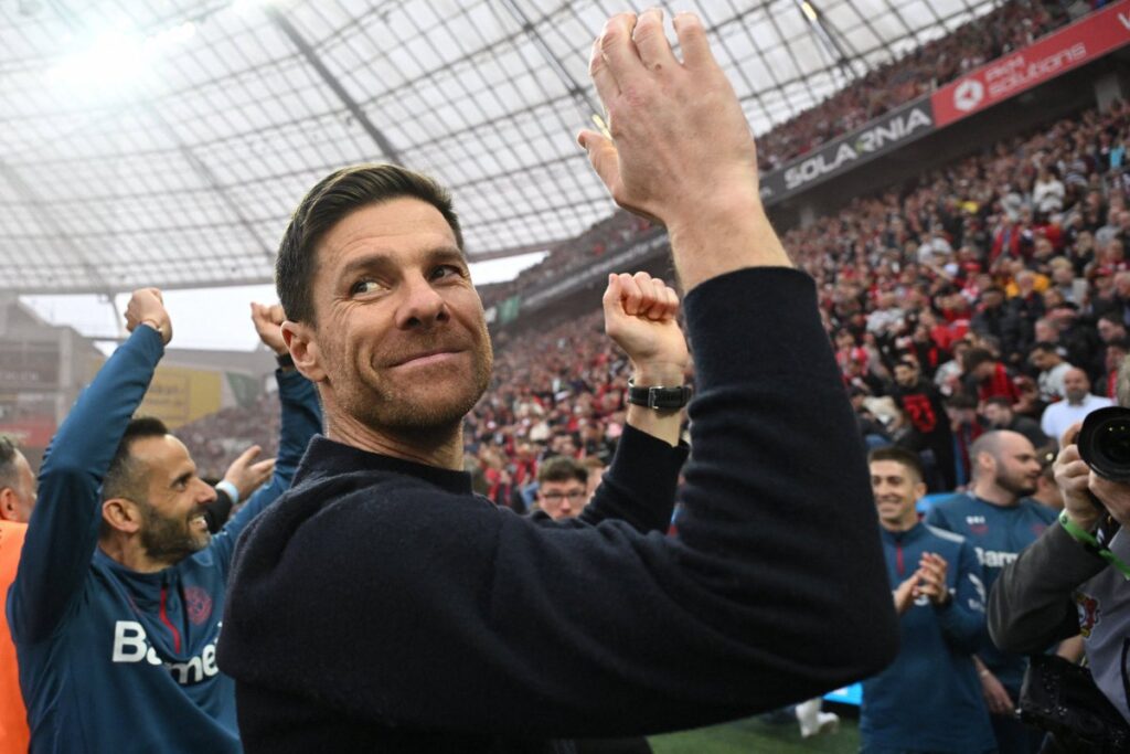 Xabi Alonso được Man City và Real Madrid để mắt đến