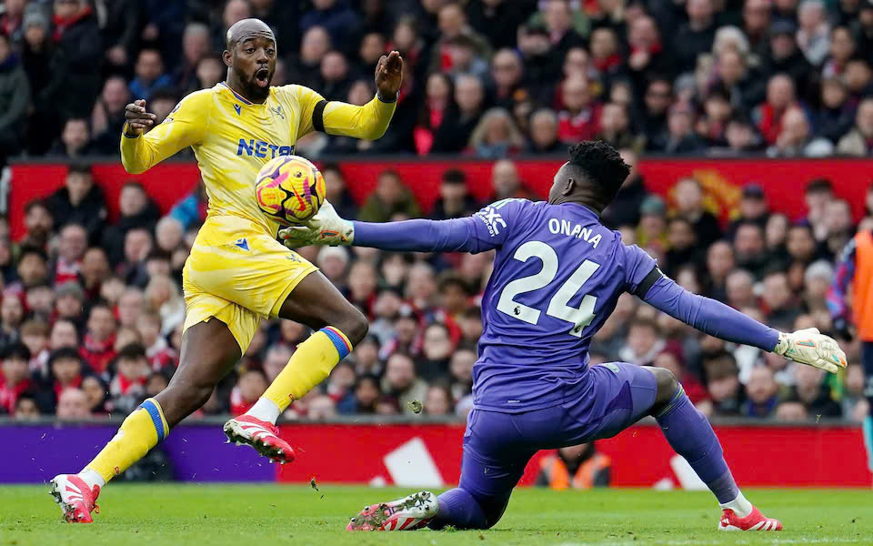 Mateta kết liễu Man United với bàn thắng ấn định tỉ số 2-0 tại Old Trafford cho Crystal Palace