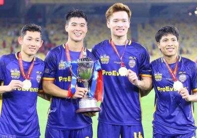 Hai Long điểm cao nhất sau trận thắng trước Man Utd tại Malaysia