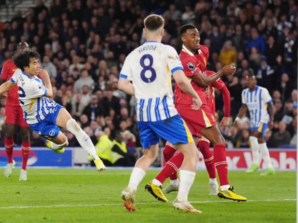 Mitoma gỡ hòa cho Brighton