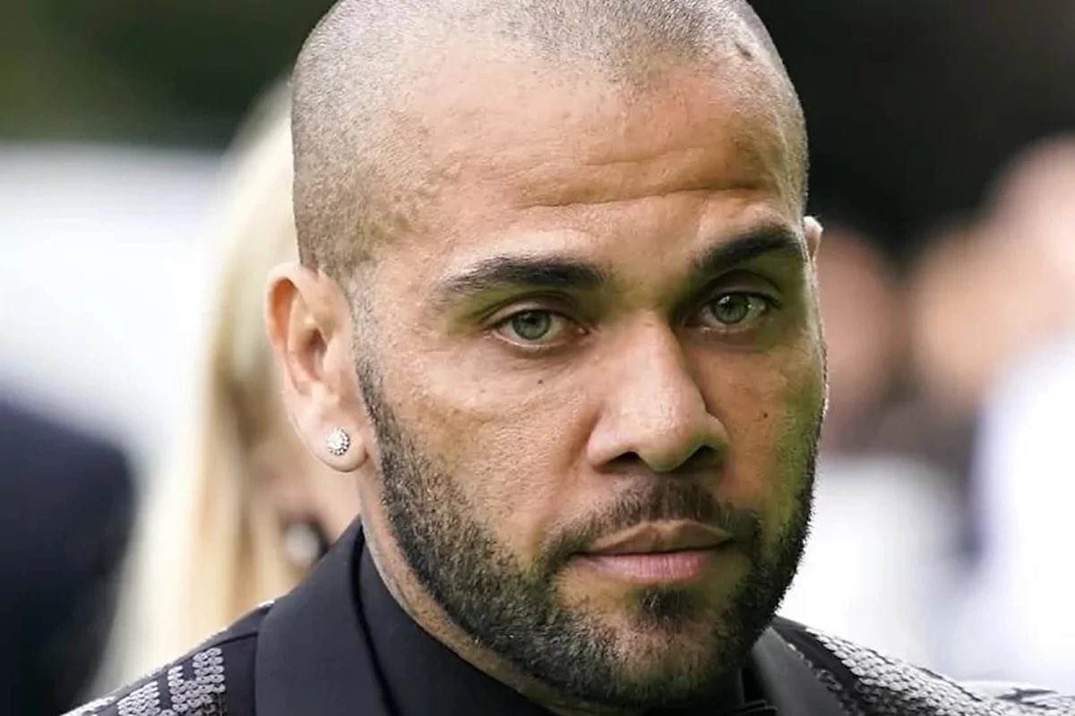 Dani Alves to stand while facing at court