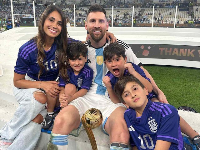 Messi and his family after winning the 2022 World Cup