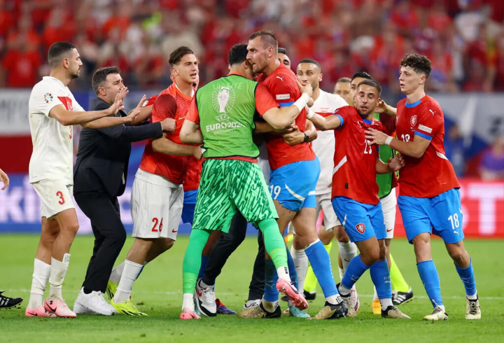 euro-2024-turkey-strike-late-goal-to-beat-czechia