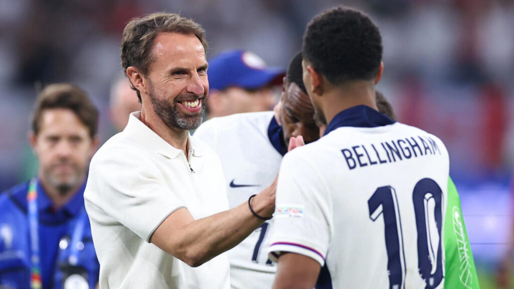 england-squad-pays-respect-to-outgoing-southgate