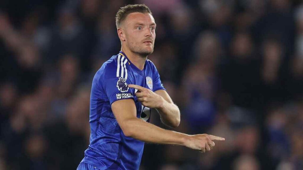 leicesters-jamie-vardy-taunts-hotspur-fans-after-being-subbed-off