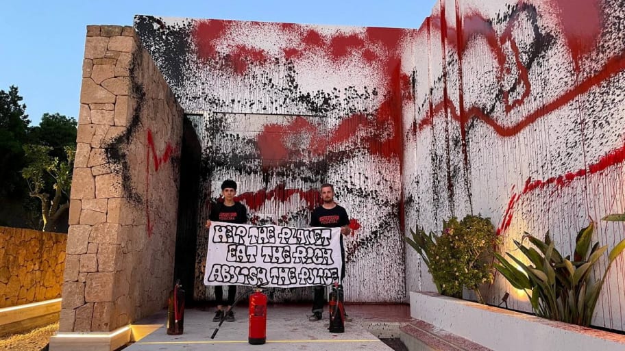 lionel-messis-house-in-ibiza-gets-vandalized