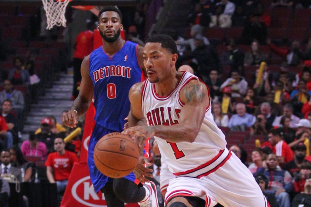 Derrick Rose in Bulls white jersey, made his comeback after sitting out a year due to an ACl injury in 2013