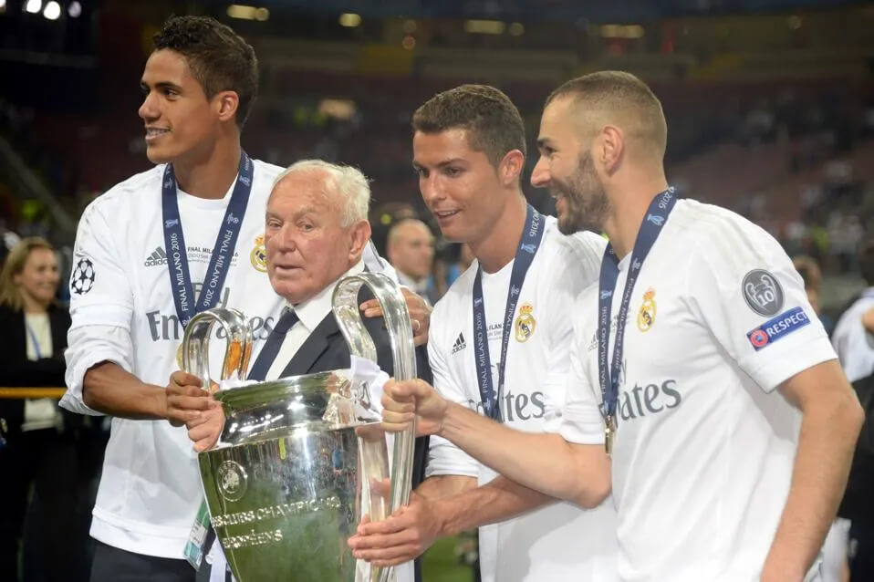 raphael-varane-announces-surprise-retirement