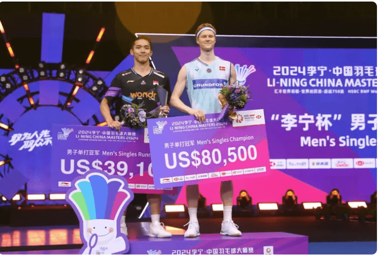 Denmark's Anders Antonsen (right) was joined by Indonesia's Jonatan Christie (rigt) at the awardoing rights in the men's singles final in Shenzhen, China, on Sunday. Antonsen beats Christie to bag China Masters men's title