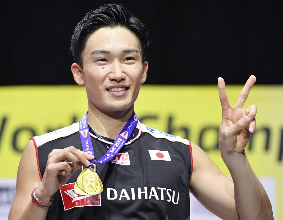 Japan's Kento Momota poses with his gold medal at a recent competition. Momota to retire for good after S/J League season in February