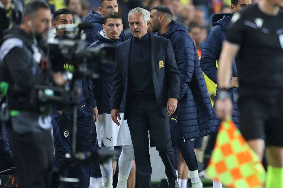 Mourinho suspended after Fenerbahce victory