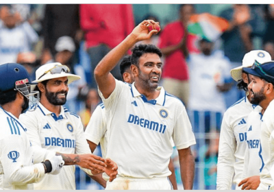 Ravichandran Ashwin (middle) acknowledges the cheers from the crowd and his teammates in a recent match in file photo. Ashwin retires from India duties, to focus on domestic cricket