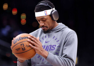 Bradley Beal (middle) in headphones in practice for the Suns. Beal drops 25 as a reserve as Suns shade Sixers