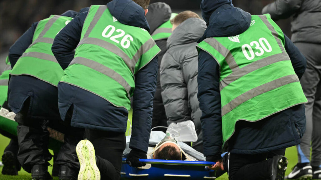 tottenhams-bentancur-taken-to-hospital-after-head-injury