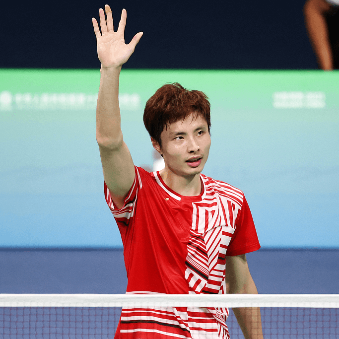 China's Shi Yu Qi waves to the crowd in file photo. Shi, An still lead BWF Singles World Rankings