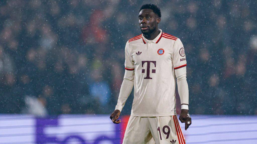 alphonso-davies-signs-contract-extension-with-bayern-munich