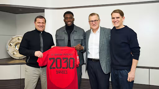 alphonso-davies-signs-contract-extension-with-bayern-munich