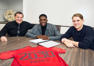 alphonso-davies-signs-contract-extension-with-bayern-munich