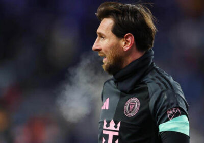 concacaf-disciplines-referee-for-asking-messi-shirt