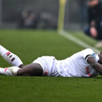 fiorentinas-kean-collapses-on-pitch-after-head-injury