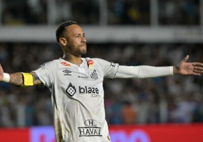 neymar-makes-emotional-return-to-santos-on-his-birthday