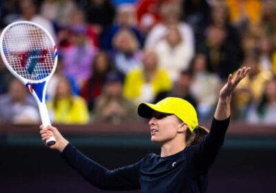 Poland's Iga Swiatek raises her hands in appreciation of the crowd at her stint in Induian Wells in 2024. Swiatek respects 'amazing' Curry, ready for Indian Wells opener