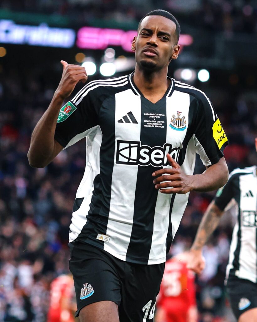 Isak celebrated after his goal for Newcastle against Liverpool