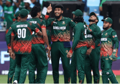 Members of Bangladesh's national men's team gather in the pitch during a match in file photo. BCB gets nod from Bangladesh govt to play cricket in Pakistan