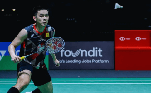 Thailand's Kunlavut Kitidsarn awaits to take his shot at the Thailand Open in Bangkok on Thursday. Kunlavut, Antonsen reach Thailand Open last 8; Loh ousts Nguyen
