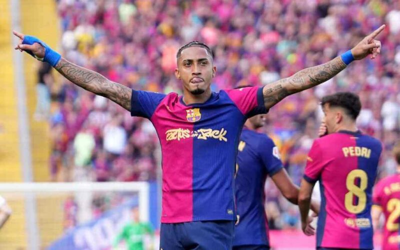 Barcelona’s Raphinha signs contact extension