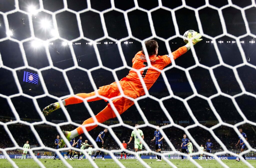 inter-milans-yann-sommer-hails-special-save-on-lamine-yamal