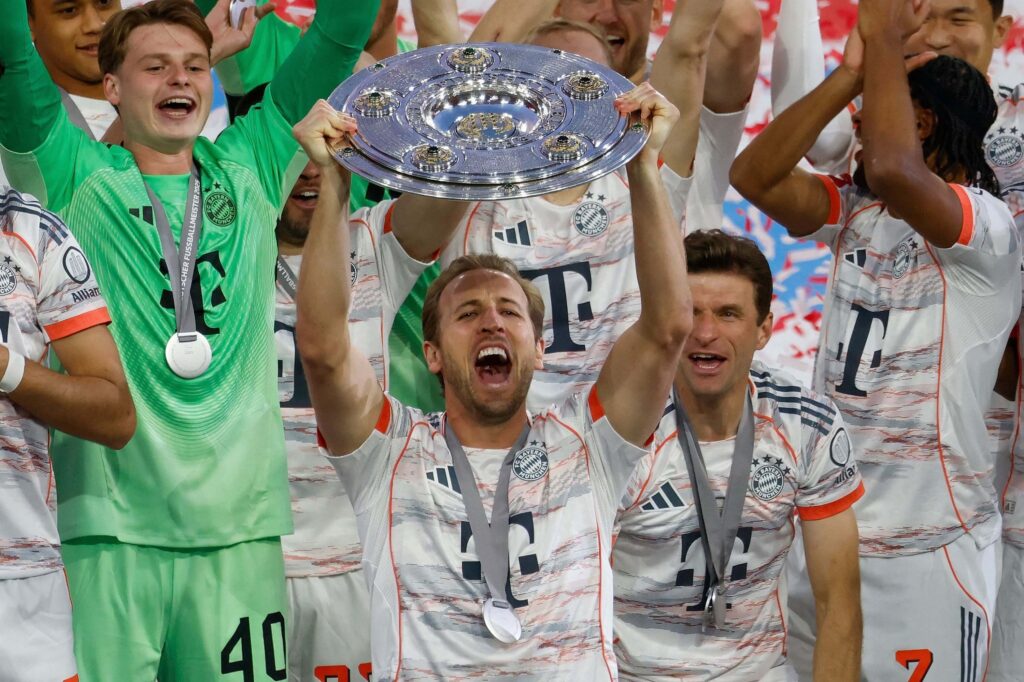 kane-after-winning-trophy-well-see-what-people-talk-about-now