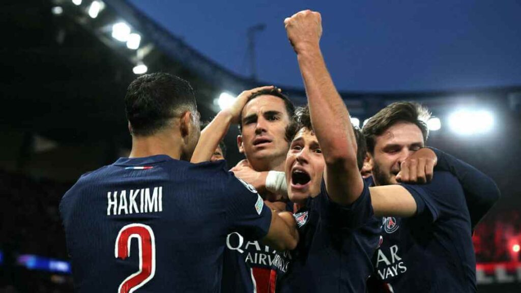 psg-coach-luis-enrique-jokes-about-ligue-1-as-farmers-league
