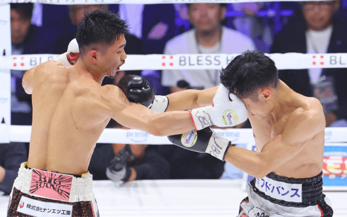 Undisputed bantamweight champion Junto Nakatani (left) hits challenger Ryosuke Nishida (right) in their title fight on Sunday with undisputed super bantamweight king Naoya Inoue in attendance. Inoue 'welcomes' Nakatani to super bantamweight after TKO win