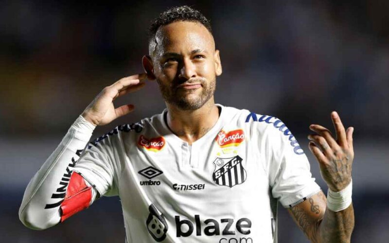 Neymar signs contract extension with Santos until 2025